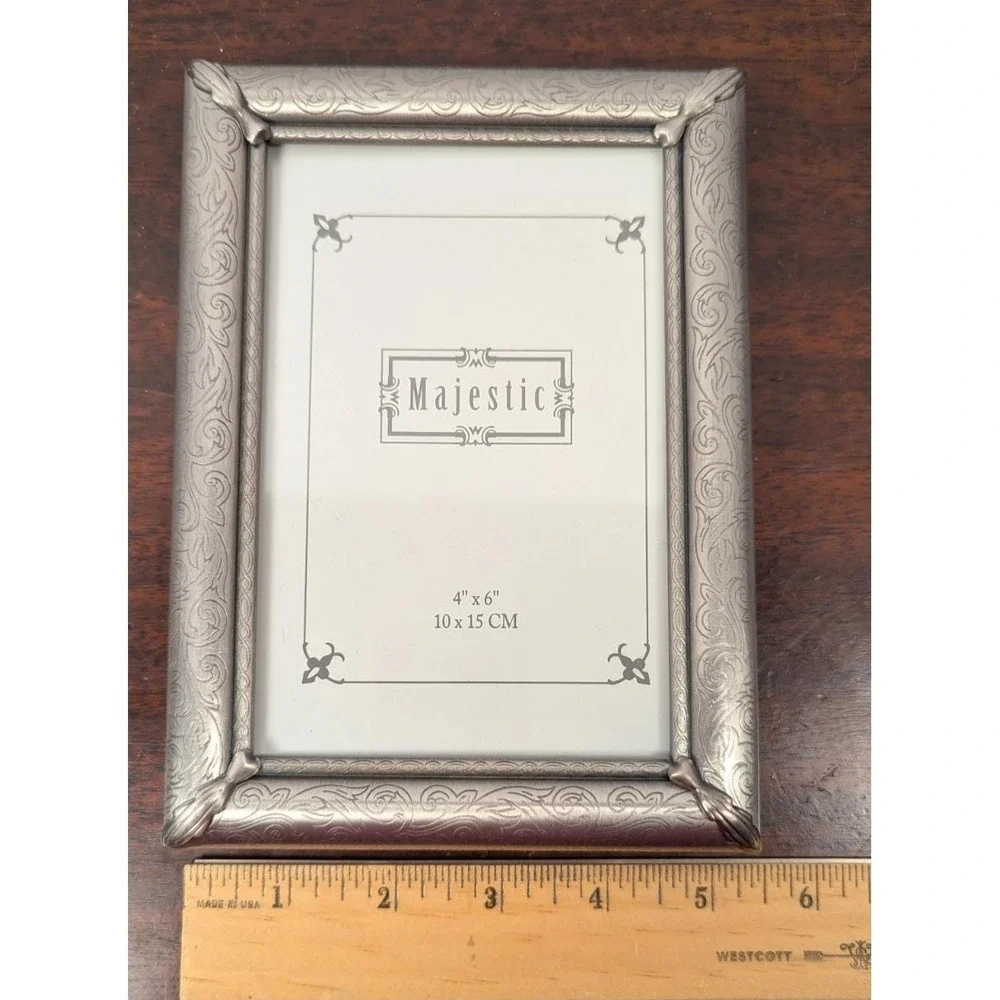 Pewter Tone Photo Frames Majestic 4x6 & WM Rogers Silver Plated 3x5 Oval Lot 2